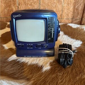 SUPERSONIC FC-9200 Mini Personal 5" B&W TV & AM/FM UHF VL VH Radio - Blue